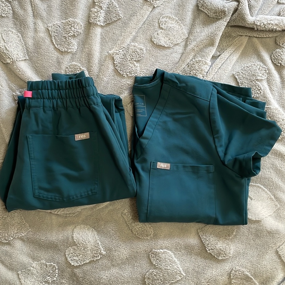 Figs Women's Scrub Set in Teal Green